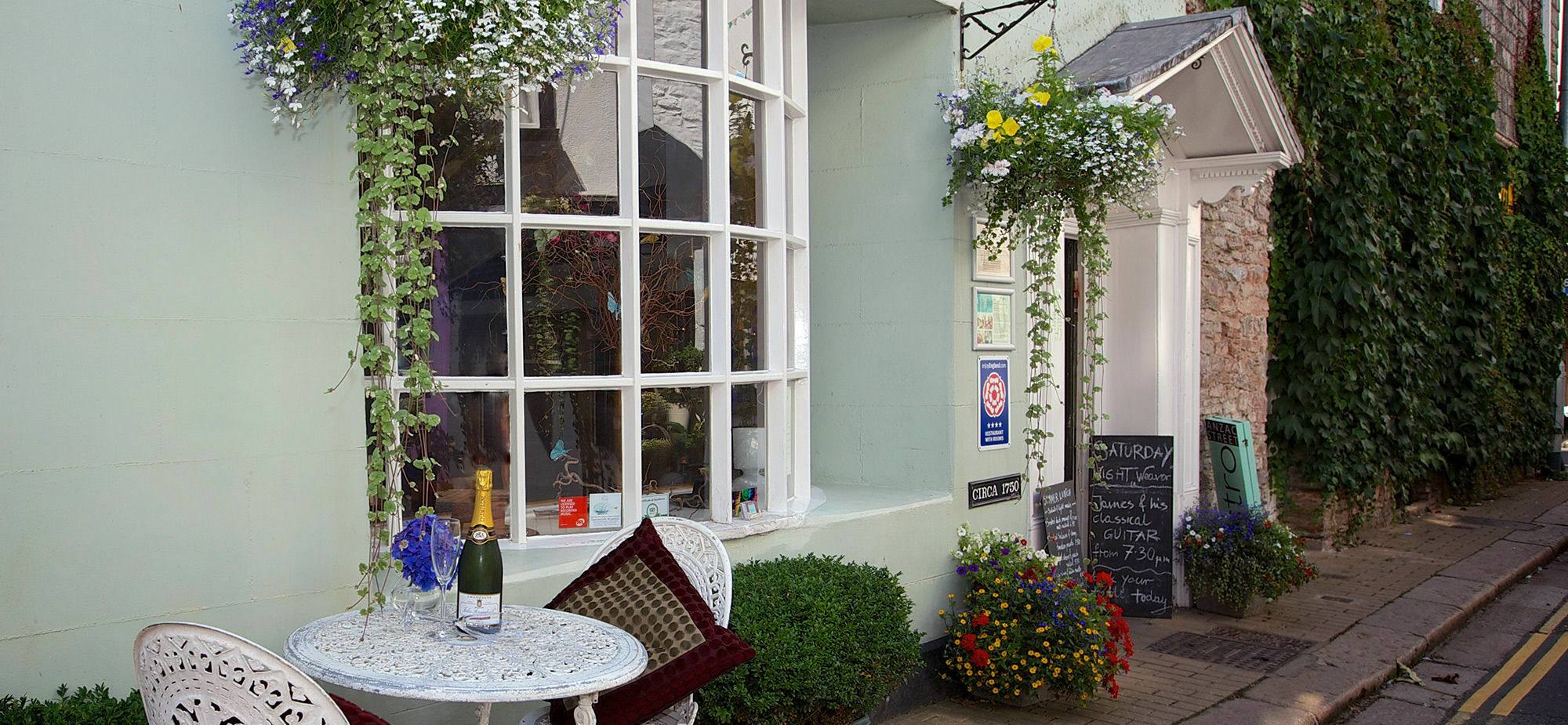 Anzac Street B+Bistro Dartmouth Ngoại thất bức ảnh